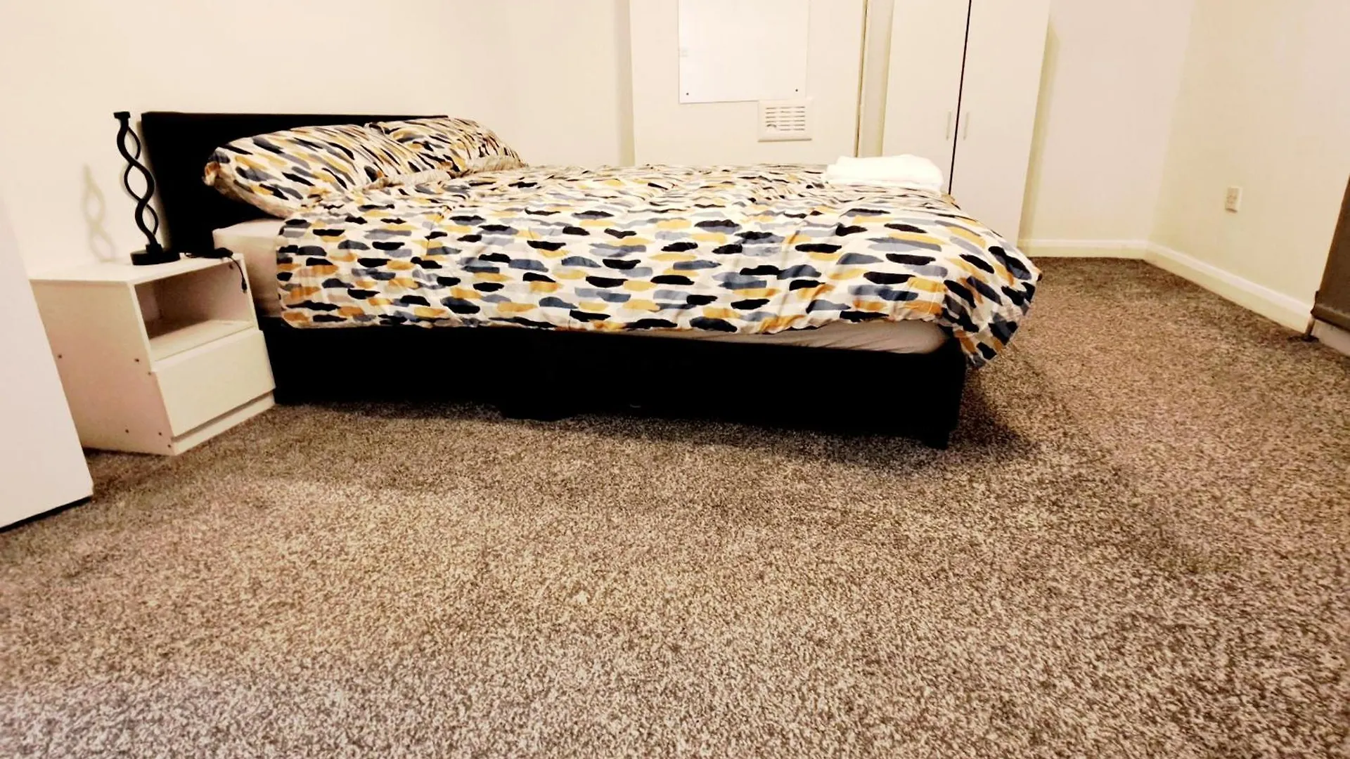 2 Bedroom House In Leeds - Sleeps 5 Wifi Parking